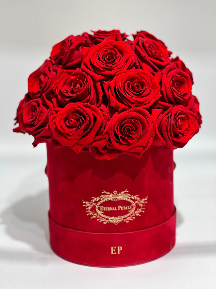 20-25 ROSES | RED ROUND BOX (DEEP LOVE) - DELIVERY IN DUBAI