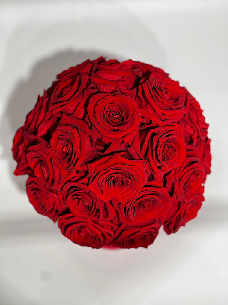 20-25 ROSES | RED ROUND BOX (DEEP LOVE) - DELIVERY IN DUBAI